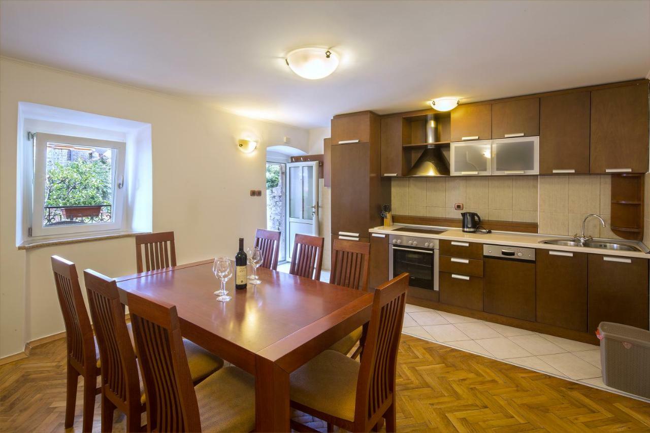 Apartment Kovacevic Old Town Budva Exterior photo